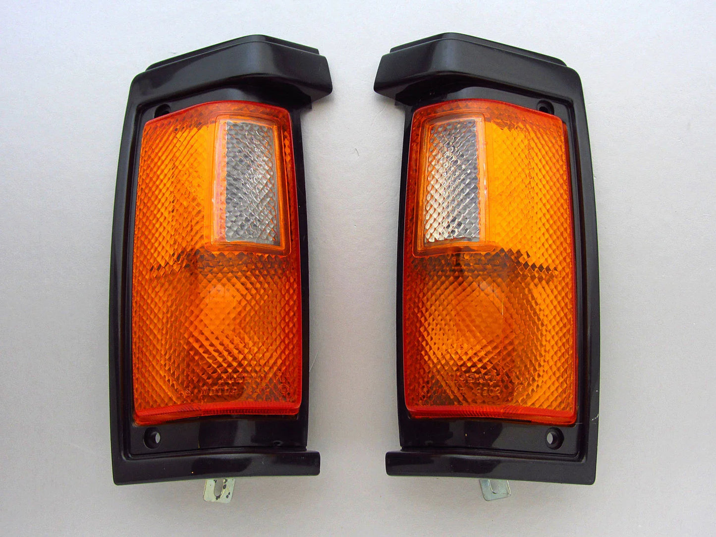 Black Corner Light Signal Indicator for Nissan Navara D21 Pickup Ute (1986-1989)