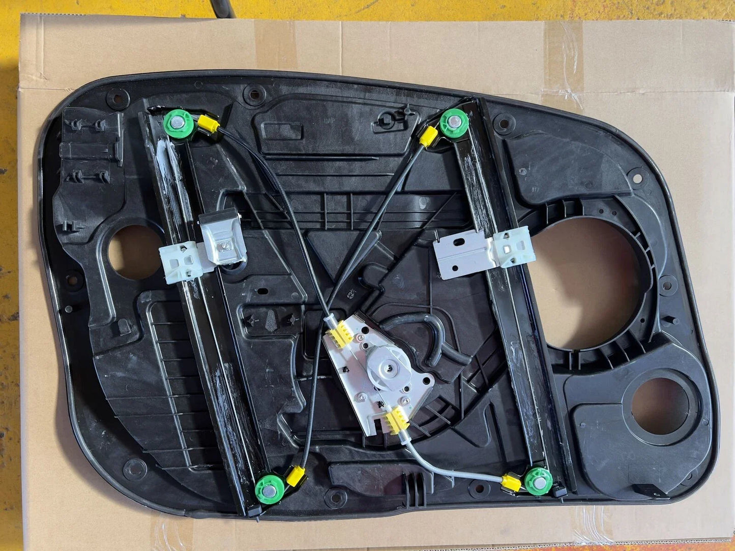 Front Right Window Regulator W/2 Pins Motor, W/Panel Hyundai i30 (2012-2017)