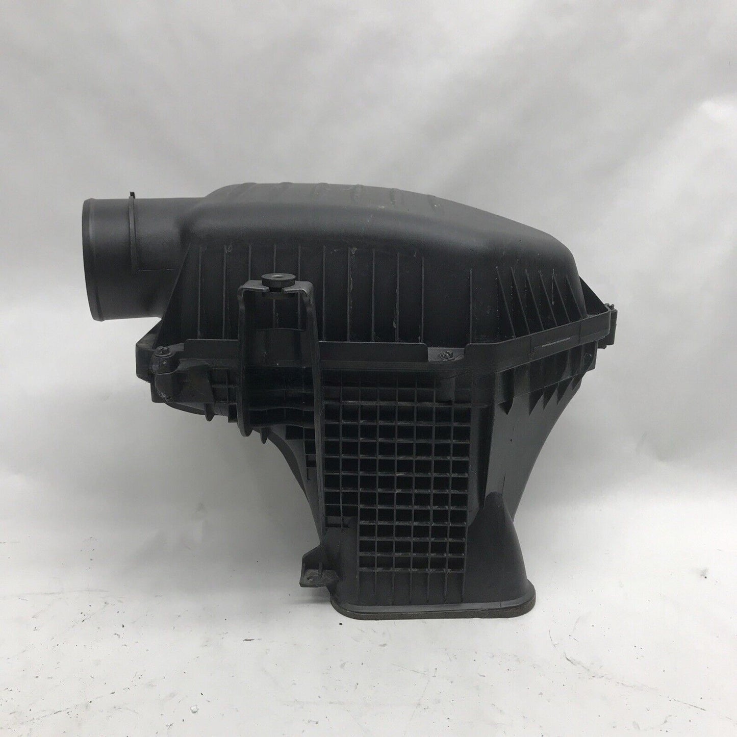 Air Cleaner Intake Filter Box for Chrysler 300 Dodge Charger V6 (2011–2020)