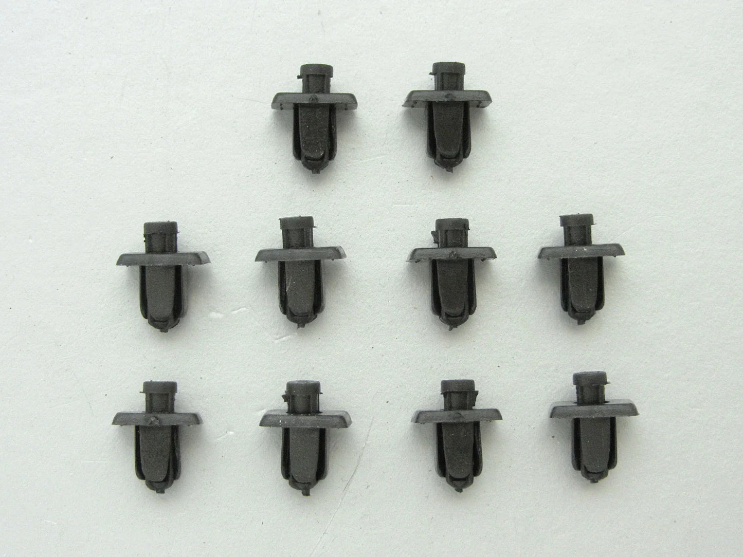 Wiper Cowl Grill Lock Clip for Nissan Navara D21 (1986-1997) - 10 x Clips