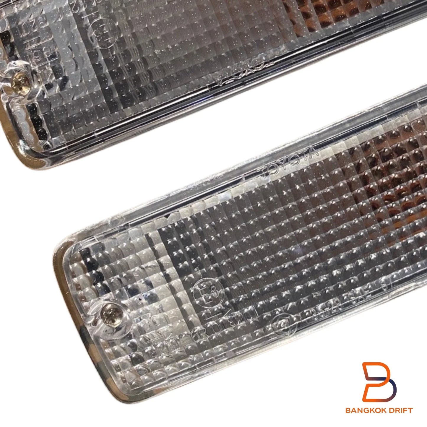 Front Bumper Turn Signal Light for Toyota Hilux UTE LN85 LN95 LN106 (1985-2005)