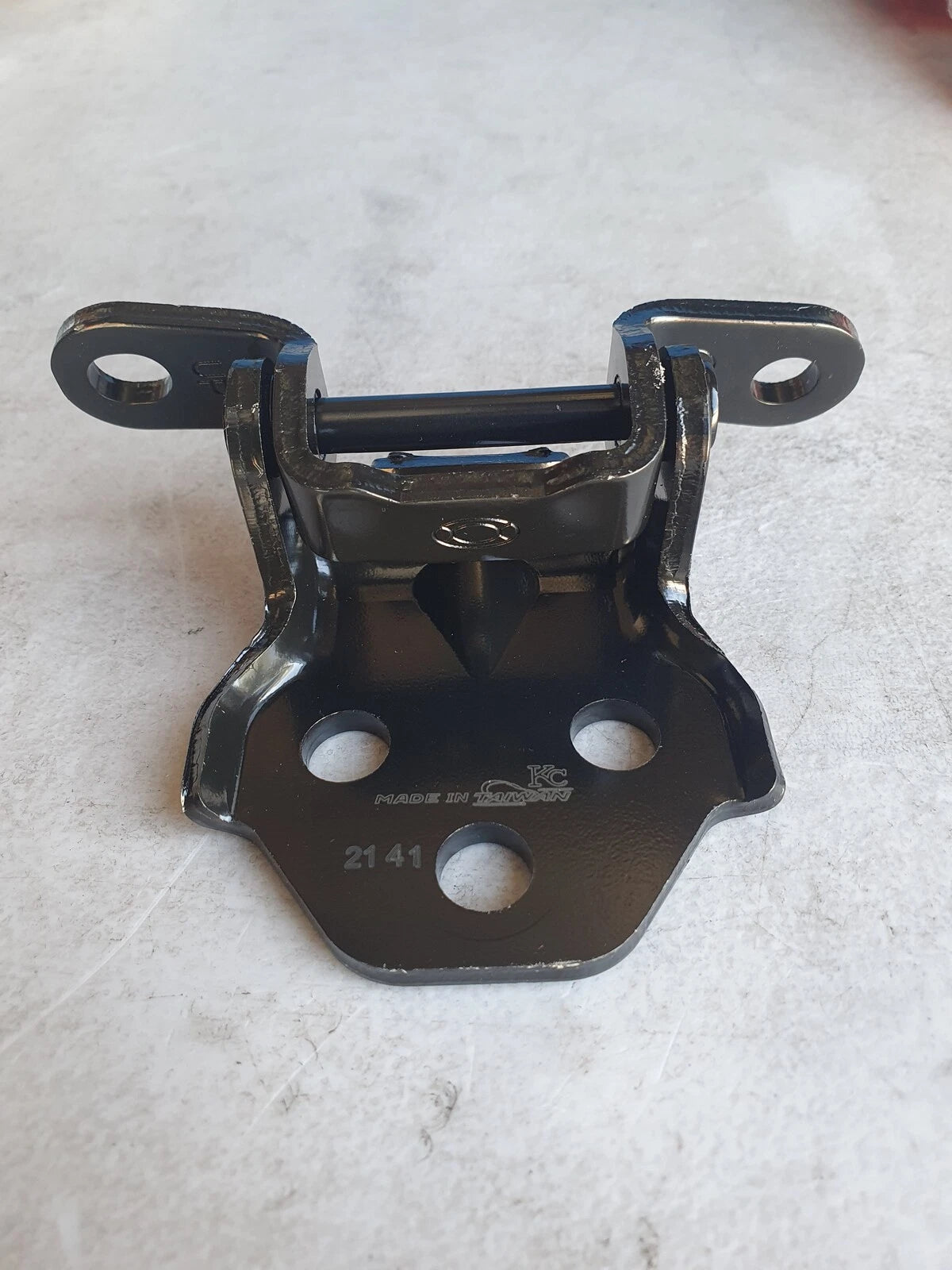 Front Door Hinge Set for Toyota HiAce (2005–2019)