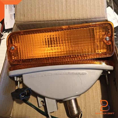 Amber Indicator Signal Bumper Light for Toyota Hilux Ute MK3 (1988-1997)