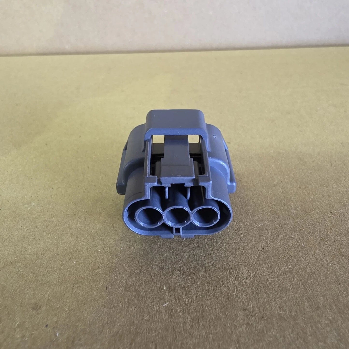 3-Pin Ignition Coil/MAF Sensor Connector for Mazda/Nissan