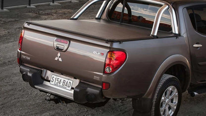 Reflectors for Mitsubishi L200 Triton MN ML (2005-2015) -  Rear