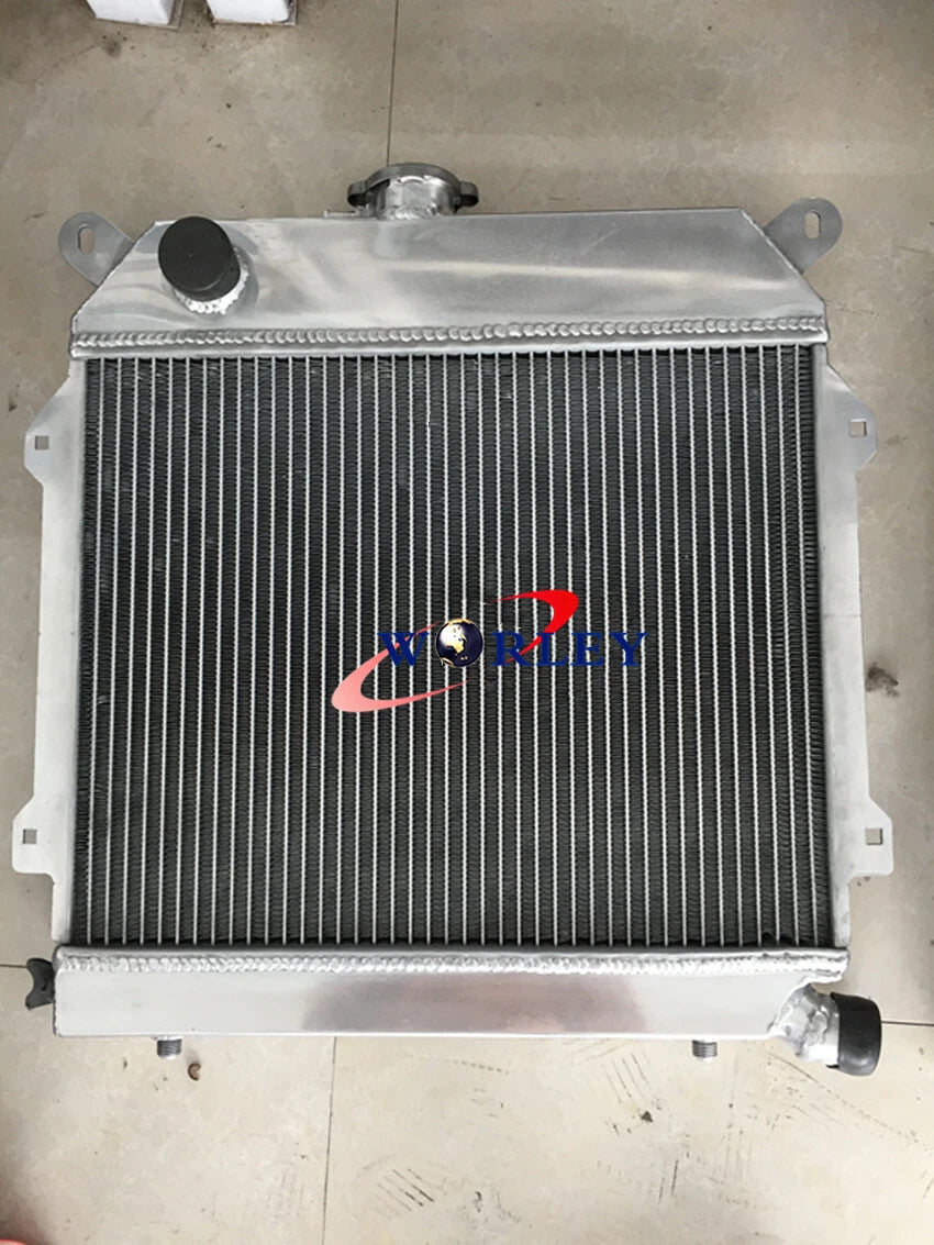 Custom Aluminum Radiator with Fan for BMW E21 320i (1977–1983)