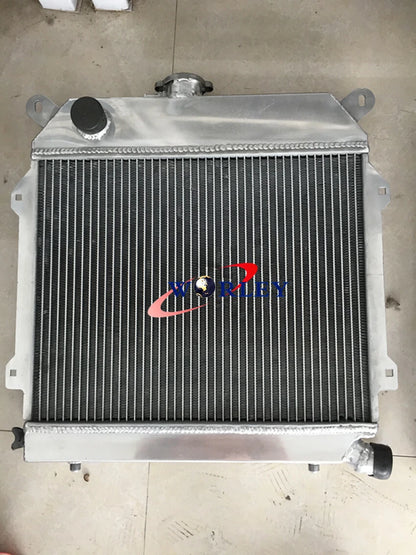 Custom Aluminum Radiator with Fan for BMW E21 320i (1977–1983)