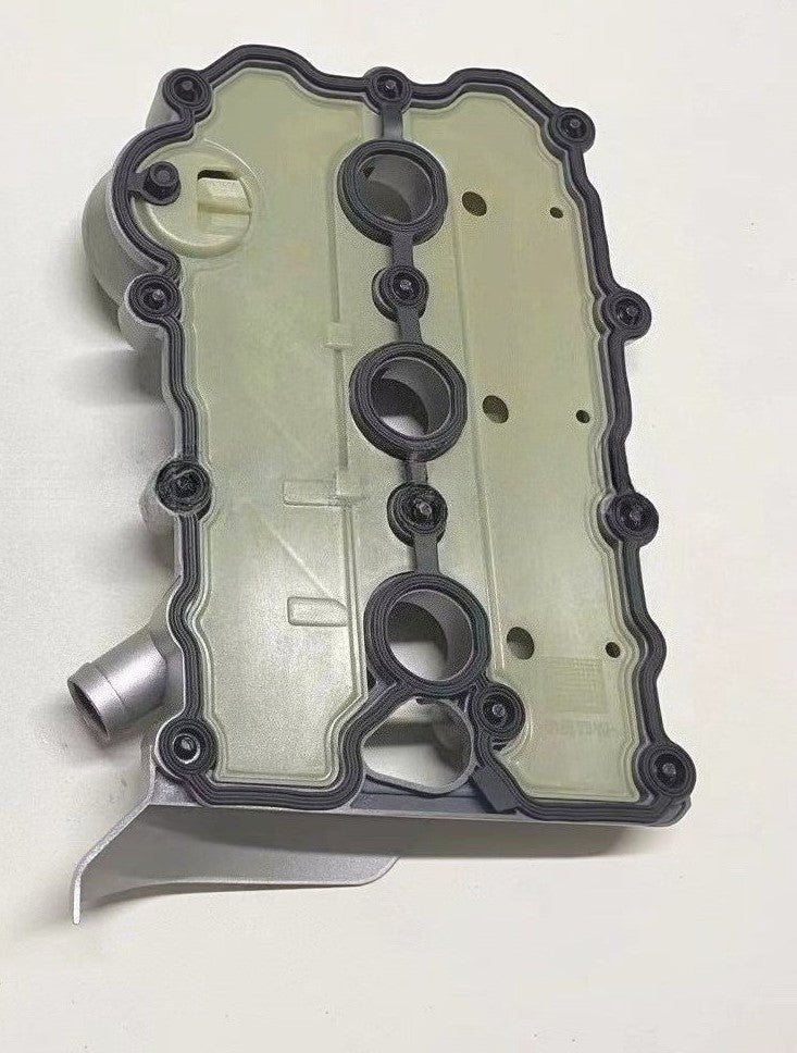 Engine Valve Cover with Gasket for Audi A4 A6 Quattro (2002–2008)