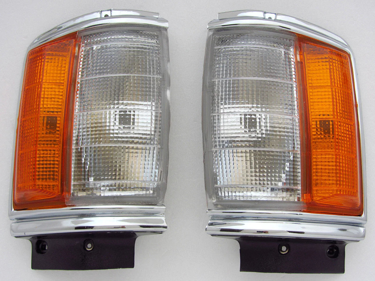 Chrome Corner Indicator Lights for 1983-1988 Toyota Hilux 2WD LN56 (2 x)
