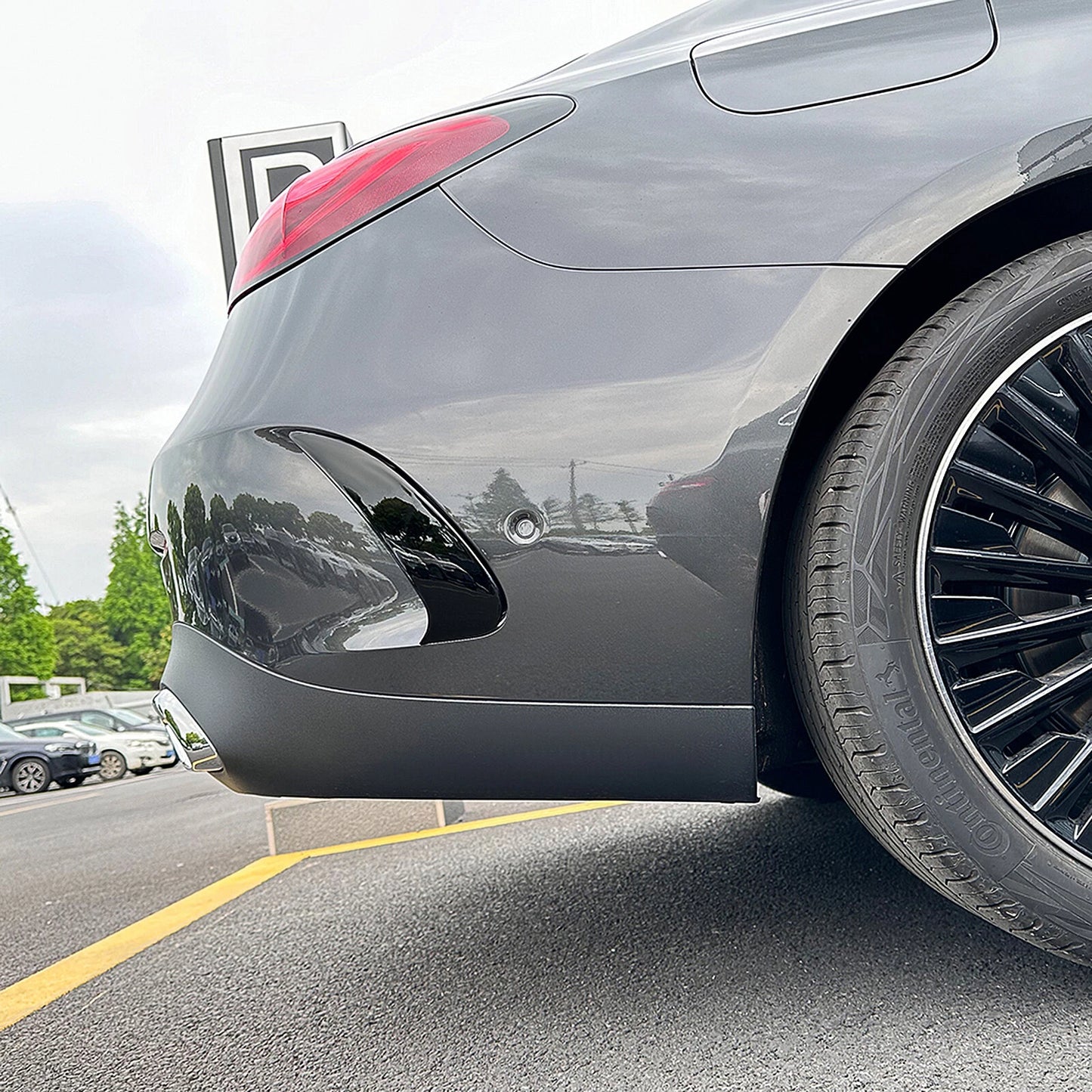 1 Pair Gloss Black Rear Bumper Spoiler Trim for Benz GLE Coupe (2024-)