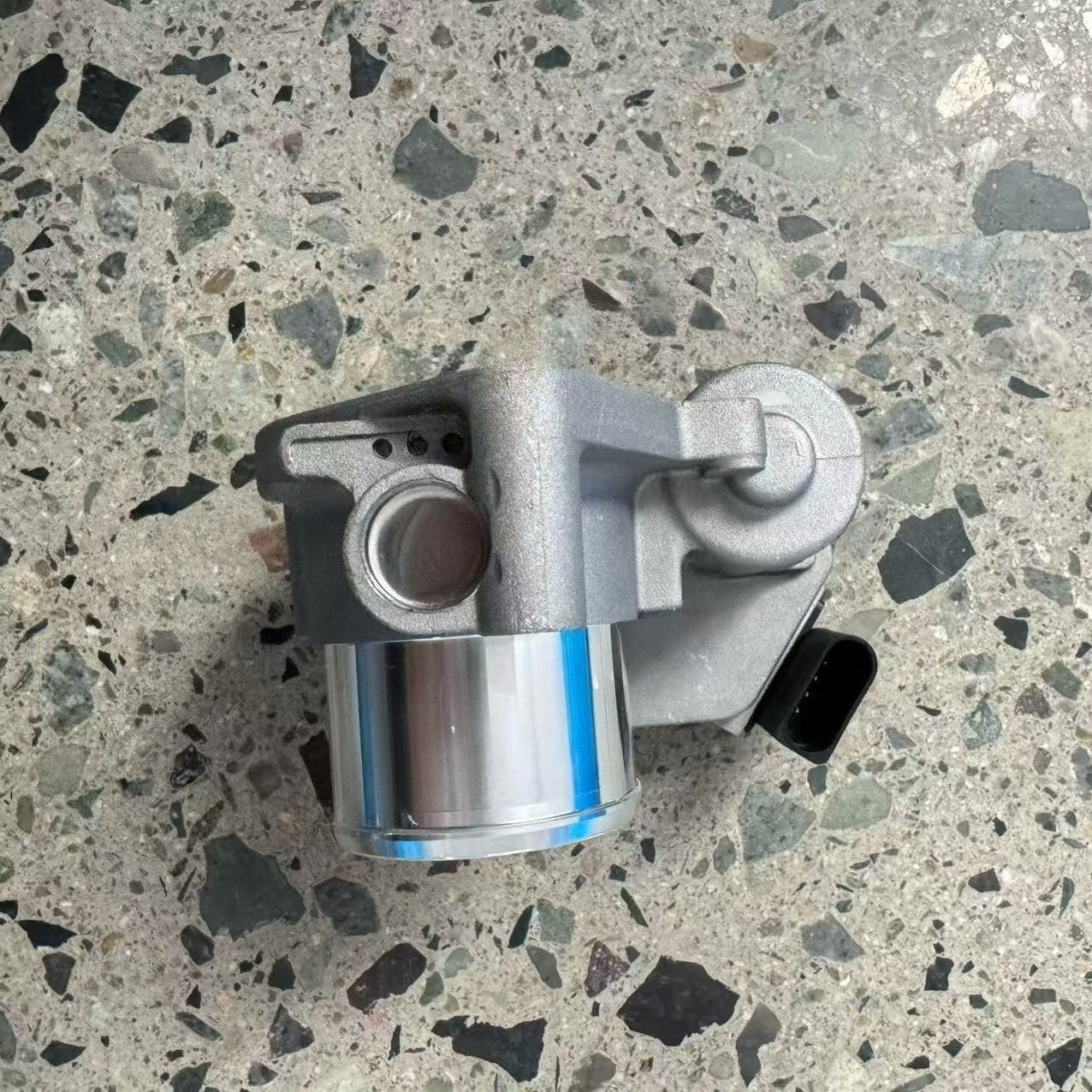 Throttle Body for Renault Laguna, Megane, Scenic & Suzuki Grand Vitara (2001–2008)