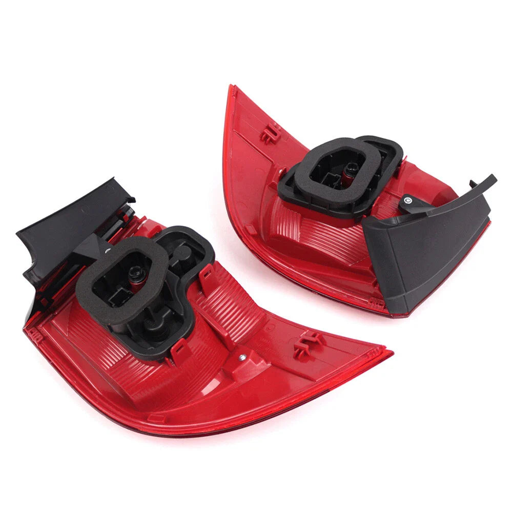 Rear Outer Tail Signal Light for VW Touareg 2010-2018 ()