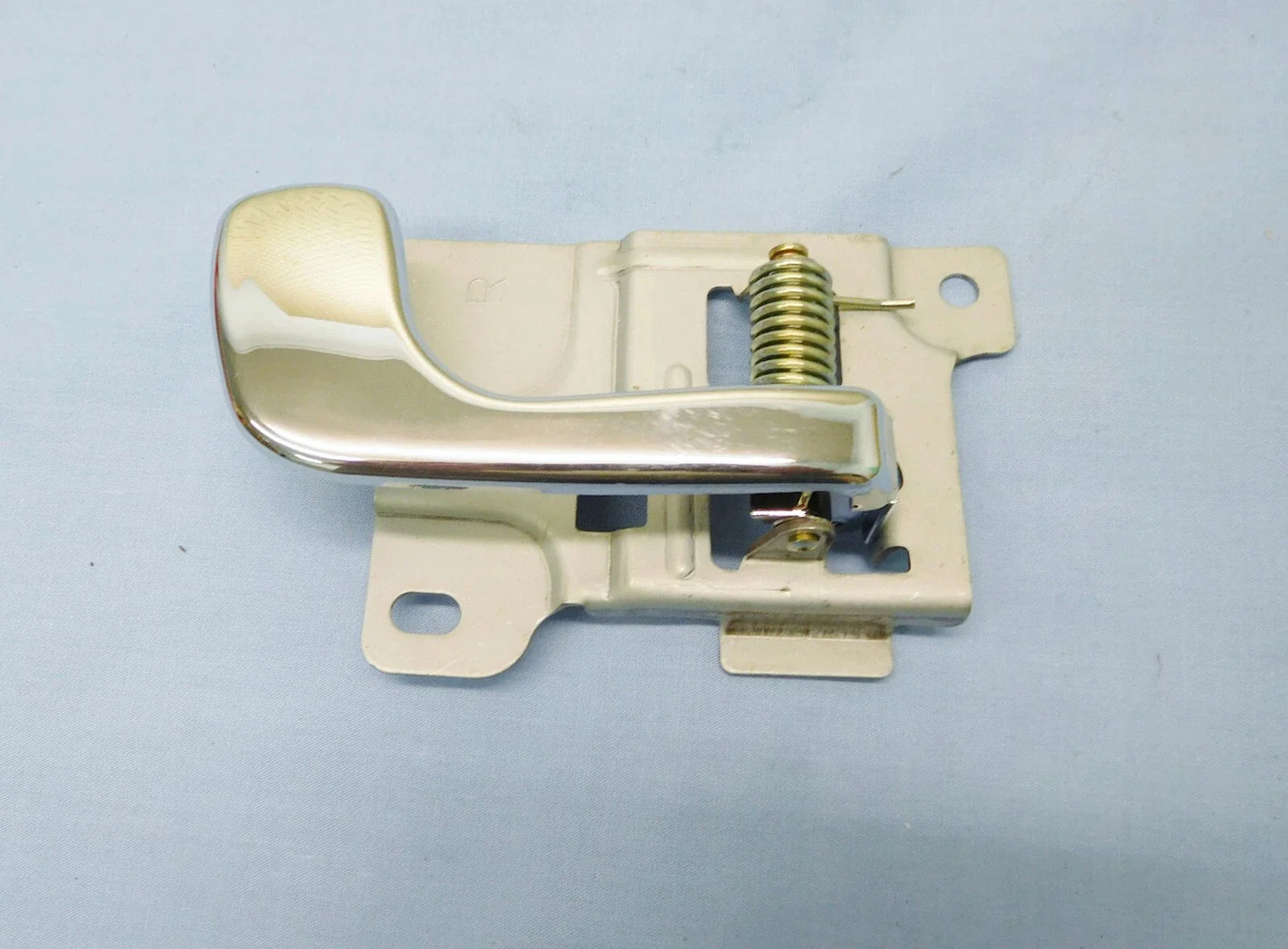 Inner Door Handle for Mitsubishi Pajero (1997-2000)