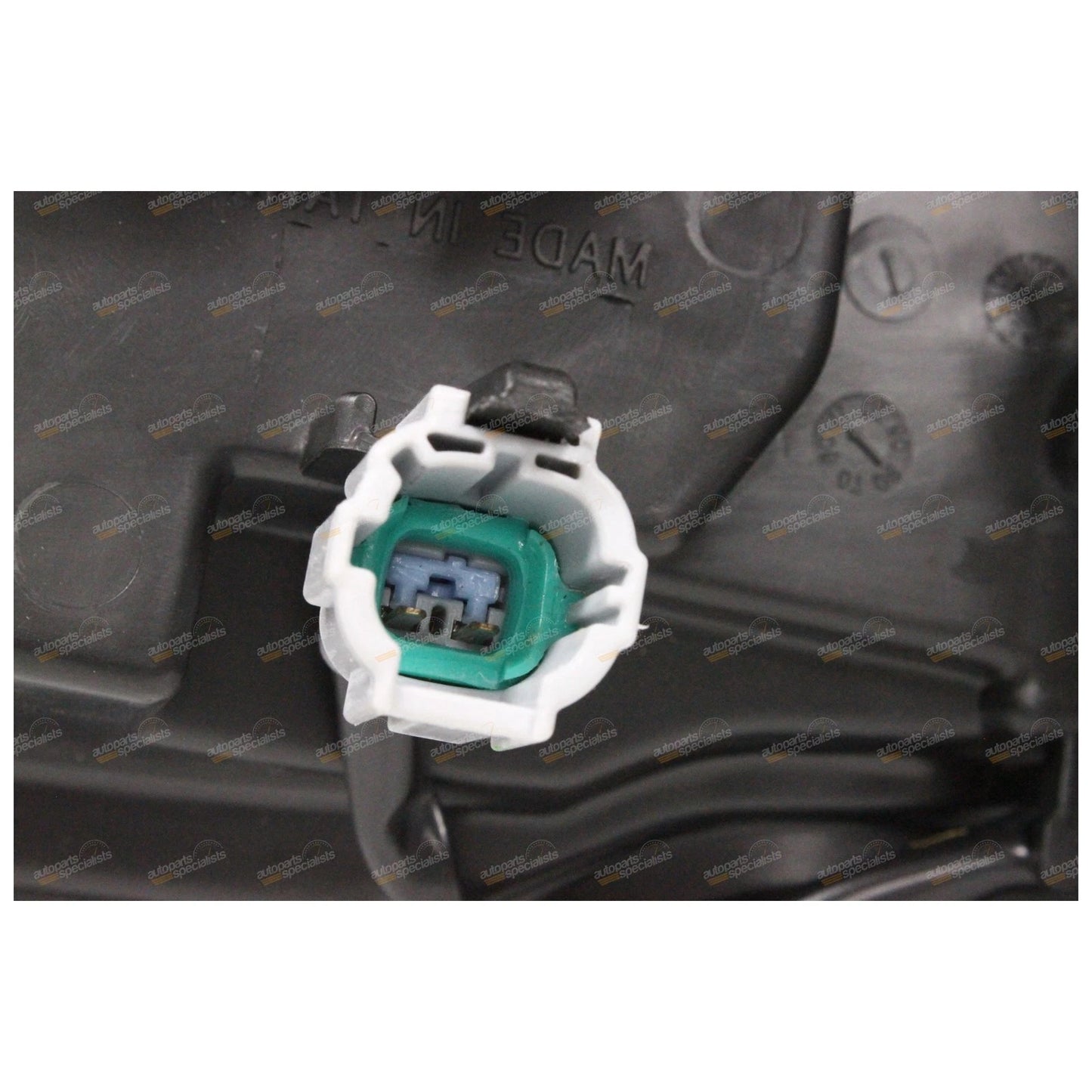 Genuine RH Headlight for Nissan Patrol GU3 Y61 (2004-On)