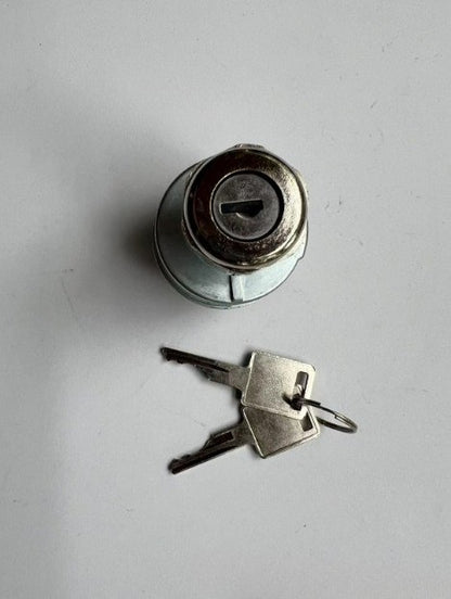 Ignition Switch with 2 Keys for International Truck 4000/8000 Series