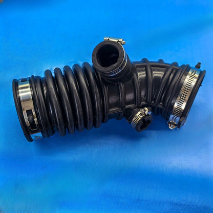 Left Engine Air Intake Hose for Infiniti M25 M35 M37 M45 M56 Q70 (2011–2019)
