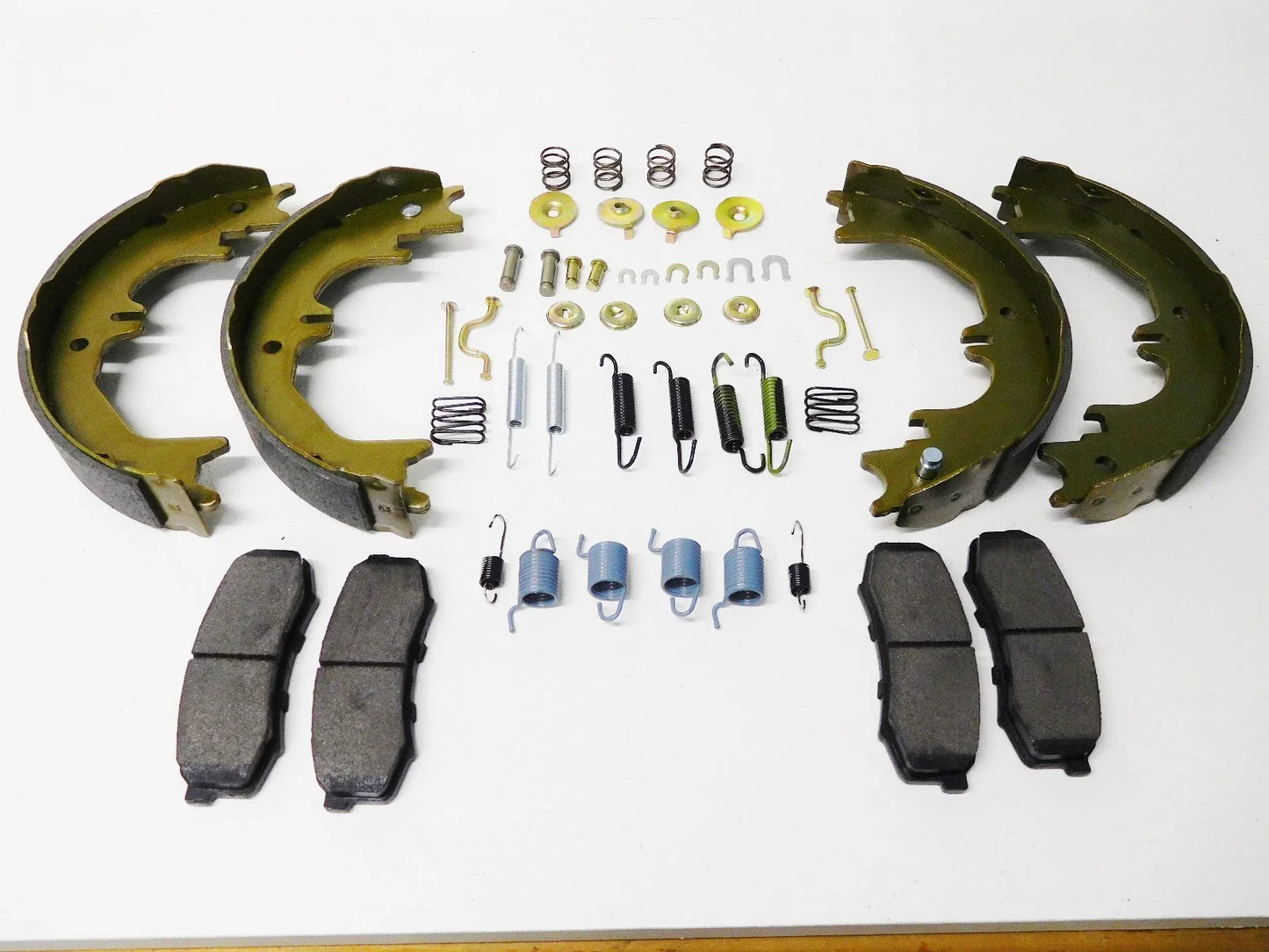 Handbrake Shoes, Pads, Spring Kit for Toyota Land Cruiser 80 Series (1992-1998)