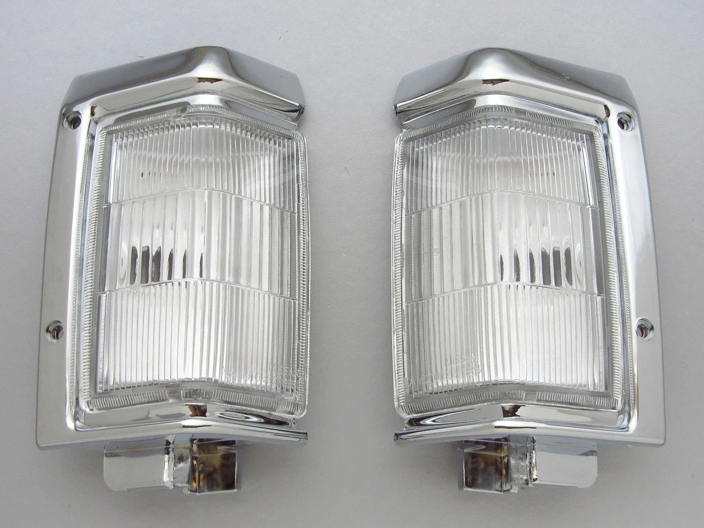 Chrome Corner Light Signal Indicators for Nissan Navara D21 Pickup (1995-1997)