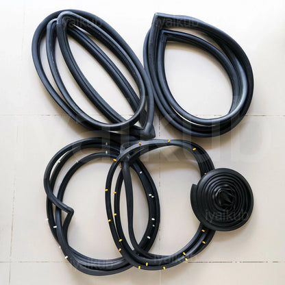 Weatherstrip Rubber Seal Set for Toyota Corolla KE10 KE11 2-Door Sedan (1970-1979)
