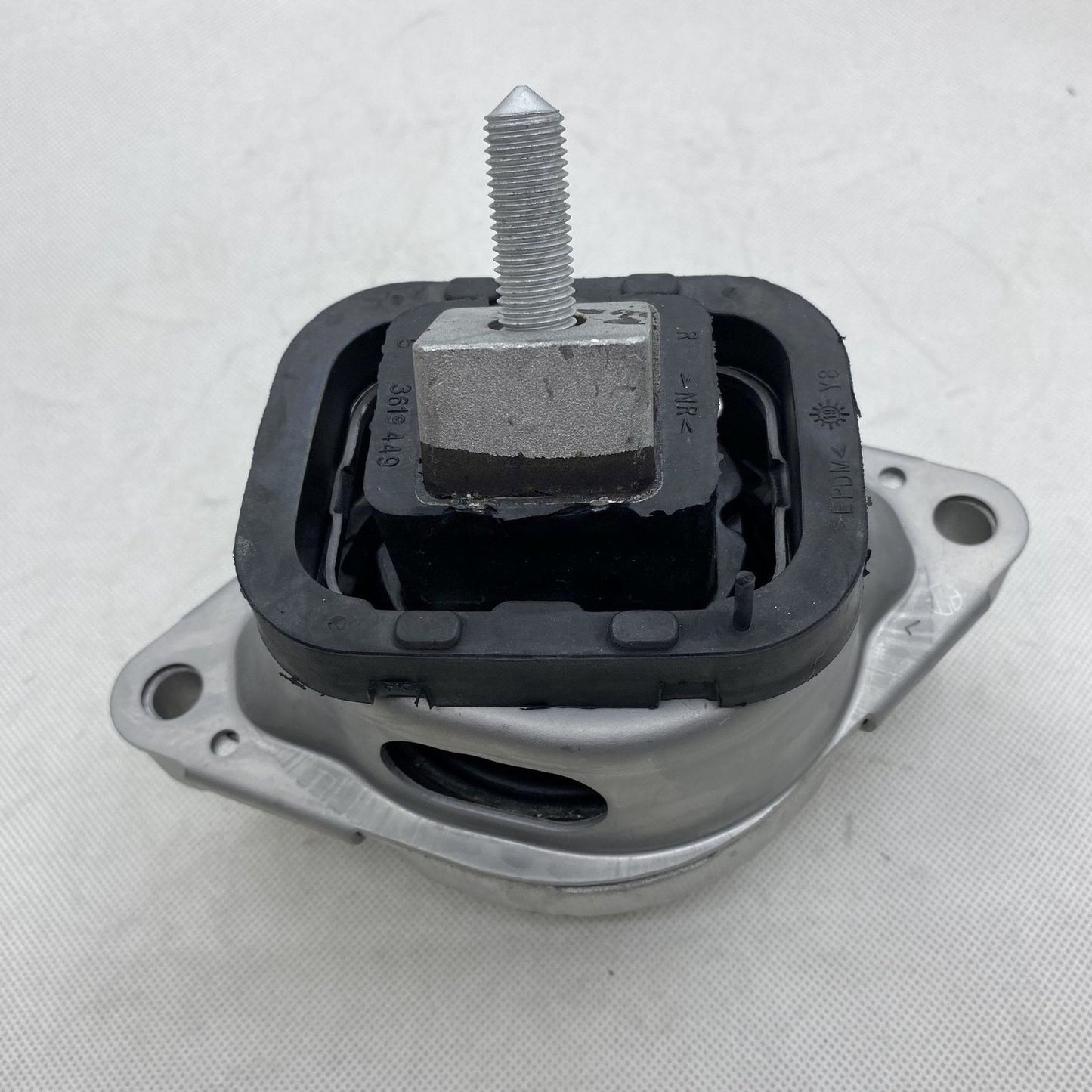 Left Engine Mounts for Land Rover Range Rover III L322 (2002–2009)