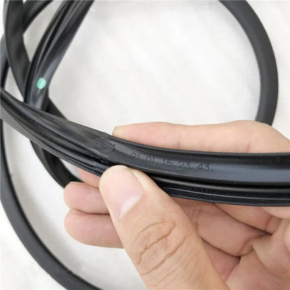 Weatherstrip Sliding Roof Seal Strip for Toyota Land Cruiser LC100 (1998–2007)