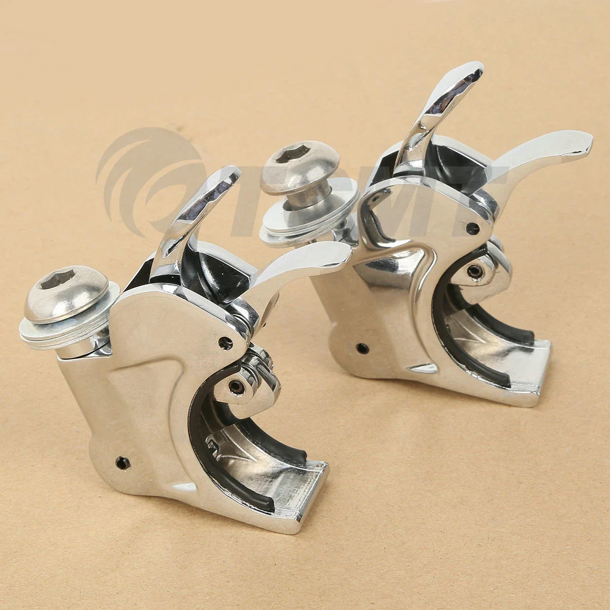 41mm Windshield Clamps for Harley Dyna Wide Glide Softail Night Train (88-13)