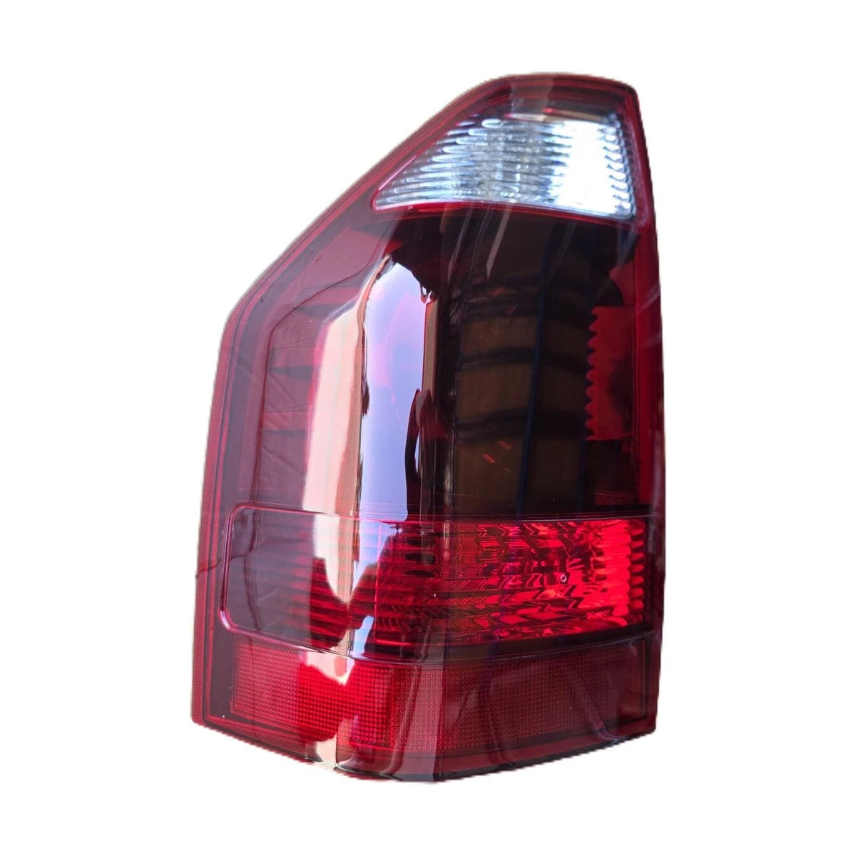 Left Tail Lamp for Mitsubishi Pajero (2002–2006)