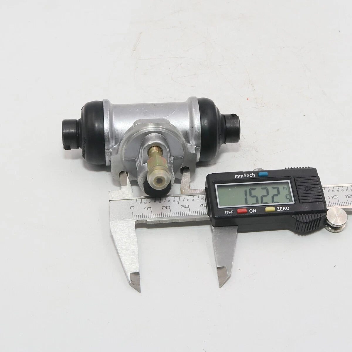 Rear Wheel Brake Cylinder for Nissan Navara D21 SD25/TD25/TD27 1986-1997