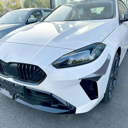 1 Pair Carbon Look Front Bumper Side Air Vent Trim for BMW F70 F74 (2024-2025)