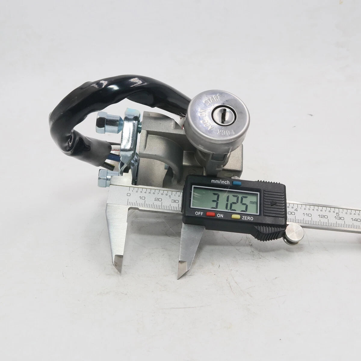 Ignition Cylinder & Door Lock Set for Mazda B1600 B1800 1982-1984