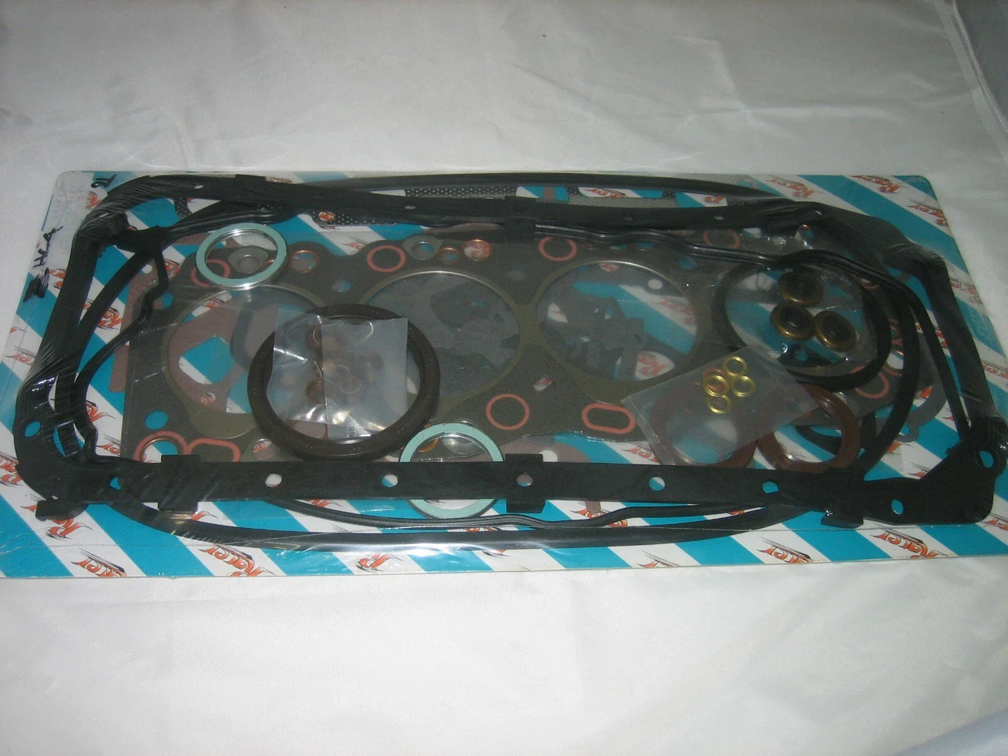 VRS Head Gasket Set for Hilux 2WD 2L 2.4 Diesel Engine (1988-1995)