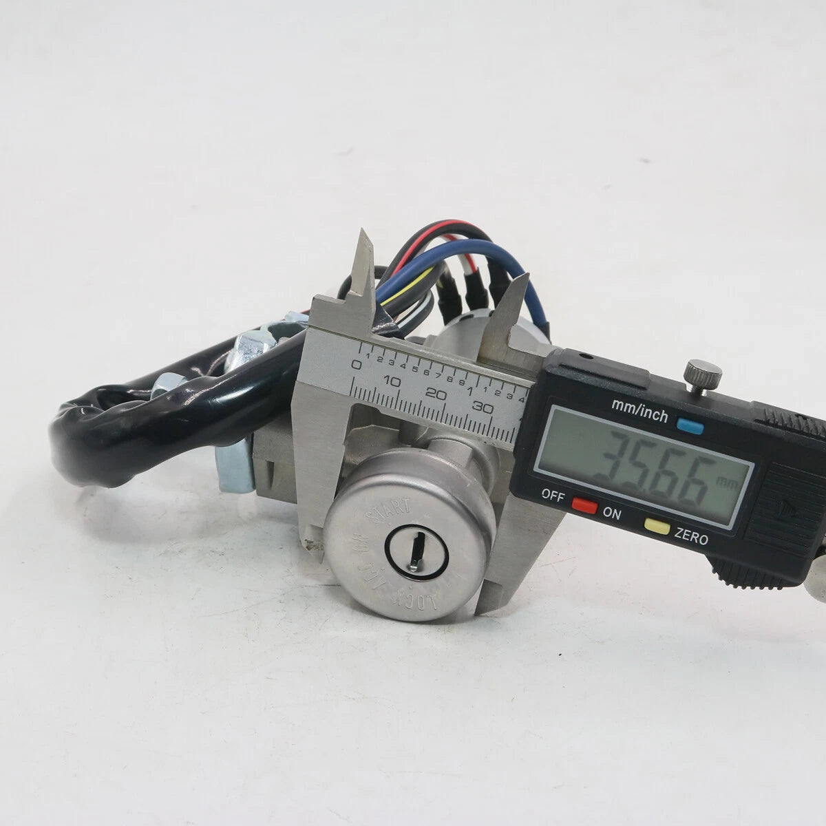 Ignition Cylinder & Door Lock Set for Mazda B1600 B1800 1982-1984