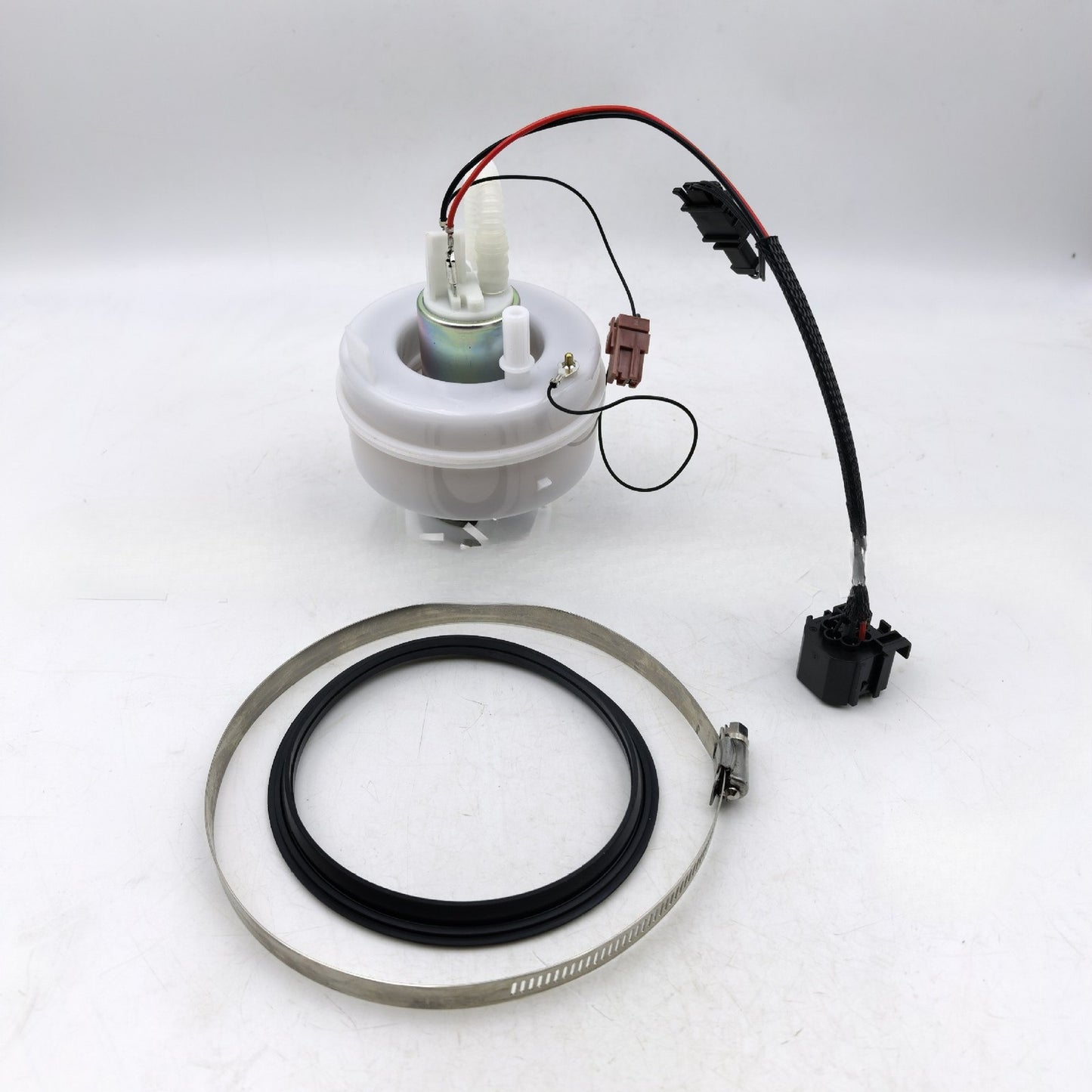 Fuel Pump Module Assembly for BMW 128i 328i E82 E88 E90 E92 E93 (2008–2013)