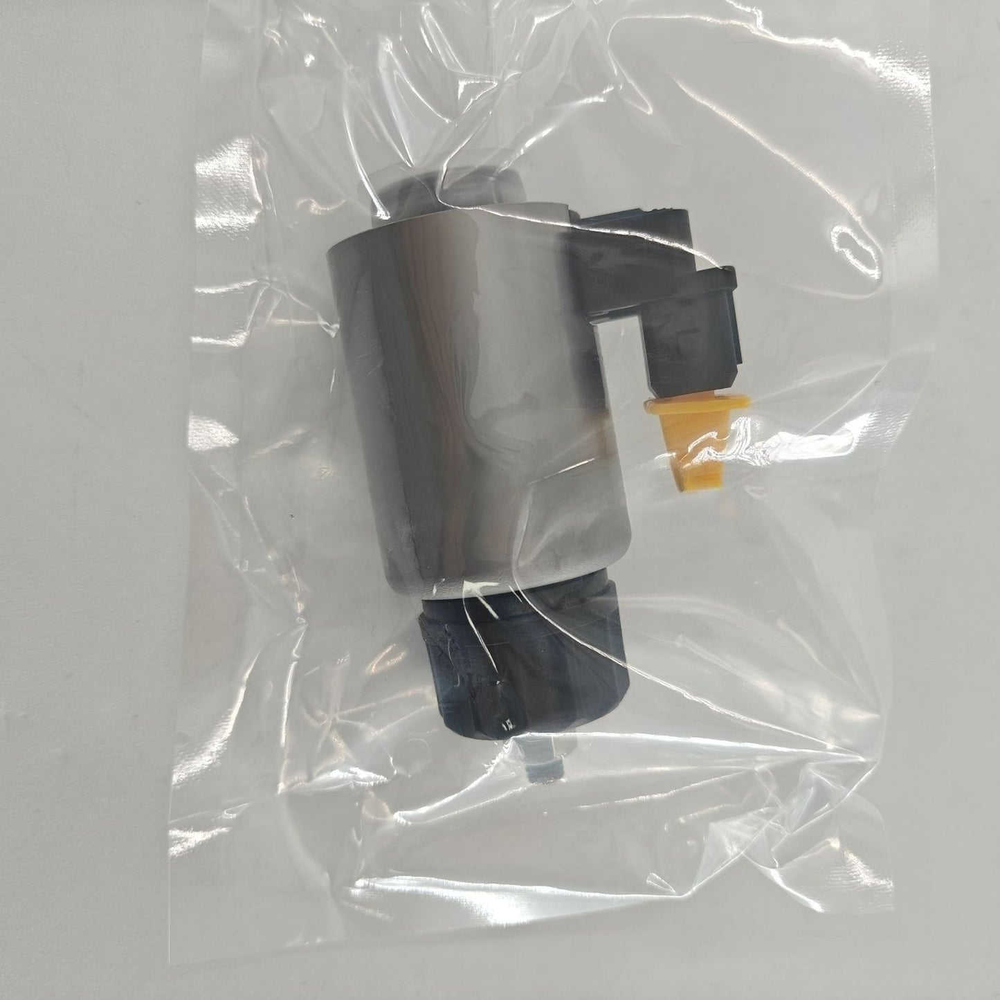 Pressure Regulator for Volvo L110E L120E L150E L180E L220F L330D L70F (1999–2015)