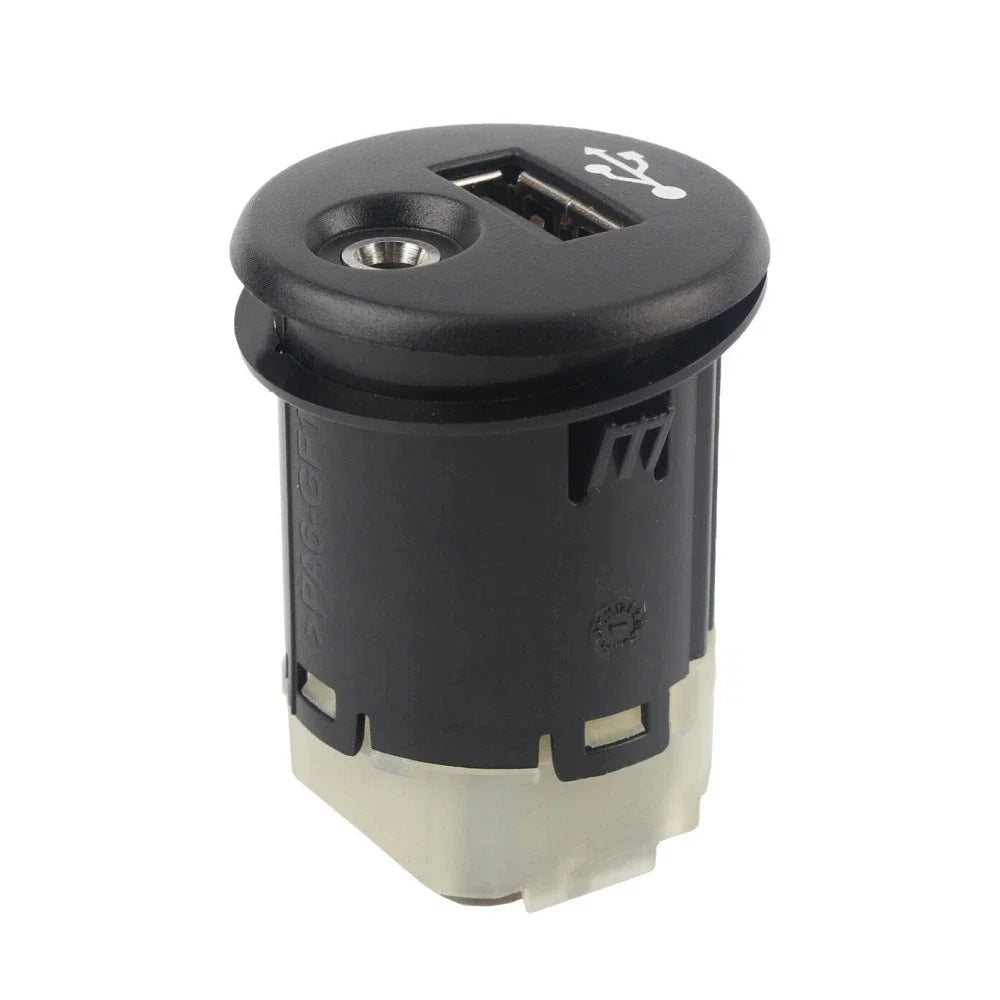 Sound System Auxiliary Jack for Nissan Juke (2011-2013)