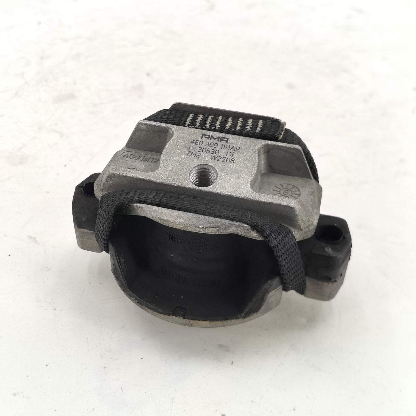 Gearbox Support Mount for Audi A8 D3 S8 Quattro (2003–2010)