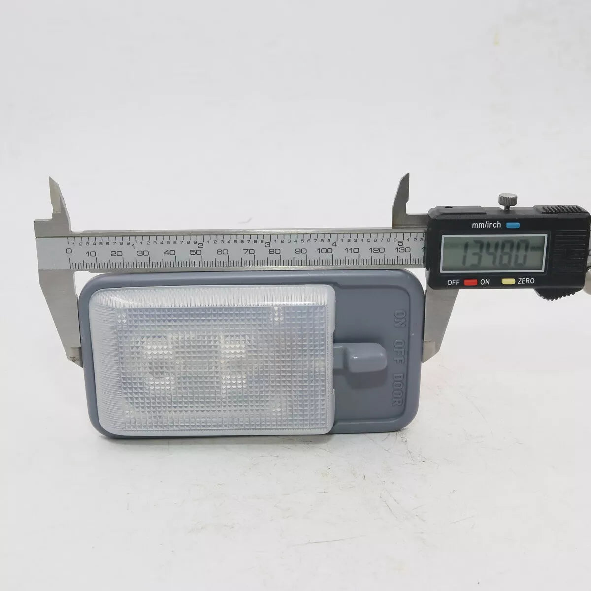 Interior Dome Light for Toyota Hilux LN85 LN166 SR5 Mighty X 1988-2005