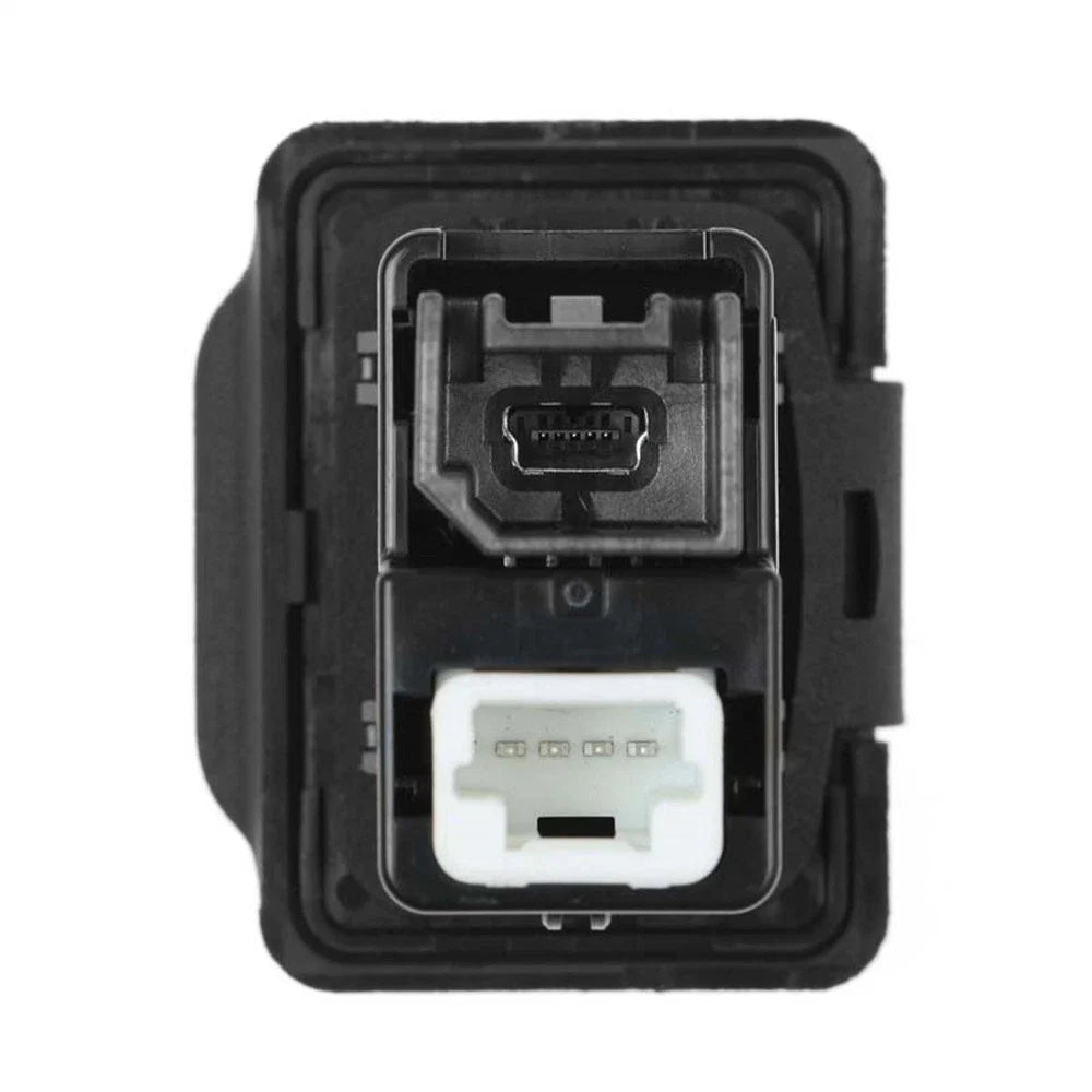 USB Audio Adapter for Nissan Versa Note Altima Sentra (2014-2019)