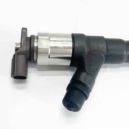 Fuel Injector for Isuzu Engine 4LE2 (1993–1999)