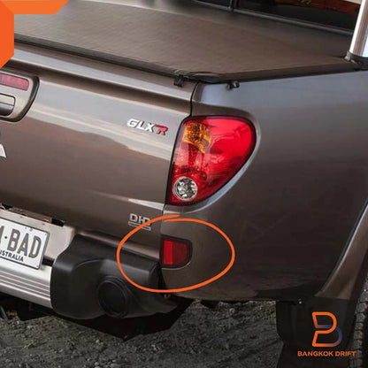 Reflectors for Mitsubishi L200 Triton MN ML (2005-2015) -  Rear