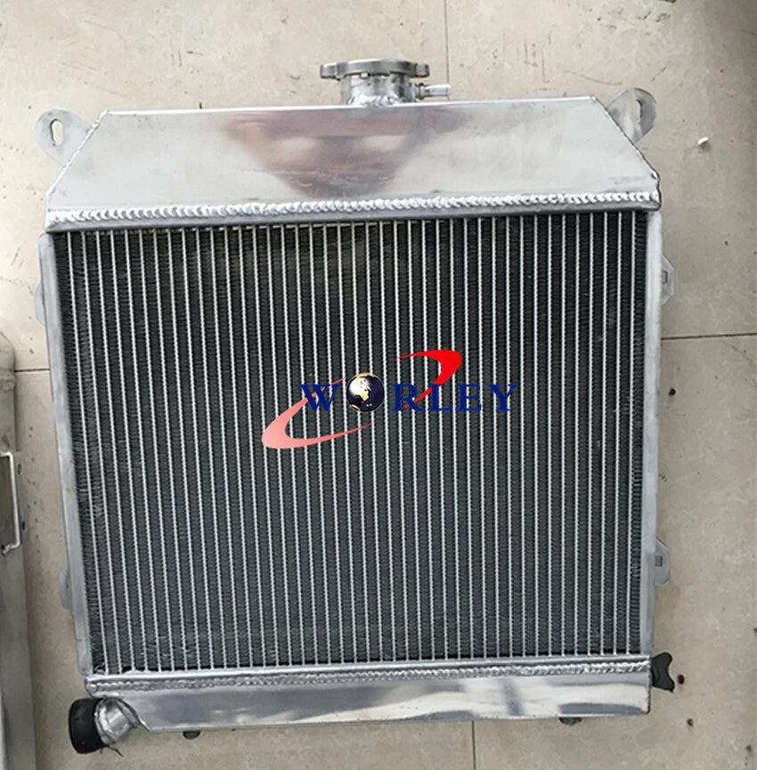 Custom Aluminum Radiator with Fan for BMW E21 320i (1977–1983)