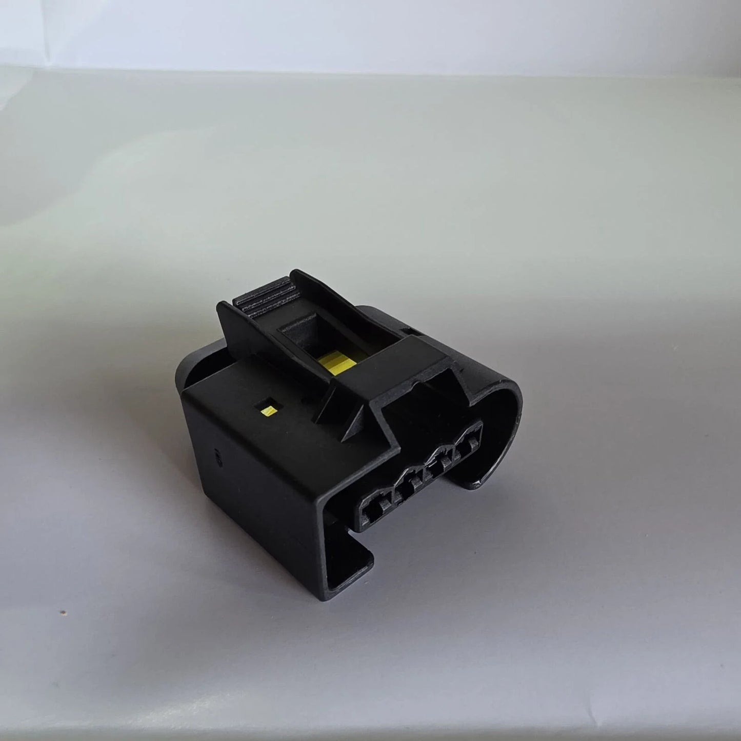4 Pins Ignition Coil Plug for Porsche & BMW Water Pump