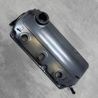 RH Rocker Cover for Mitsubishi Pajero Montero (2000–2006)