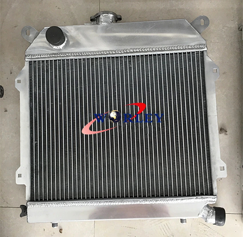 Custom Aluminum Radiator with Fan for BMW E21 320i (1977–1983)