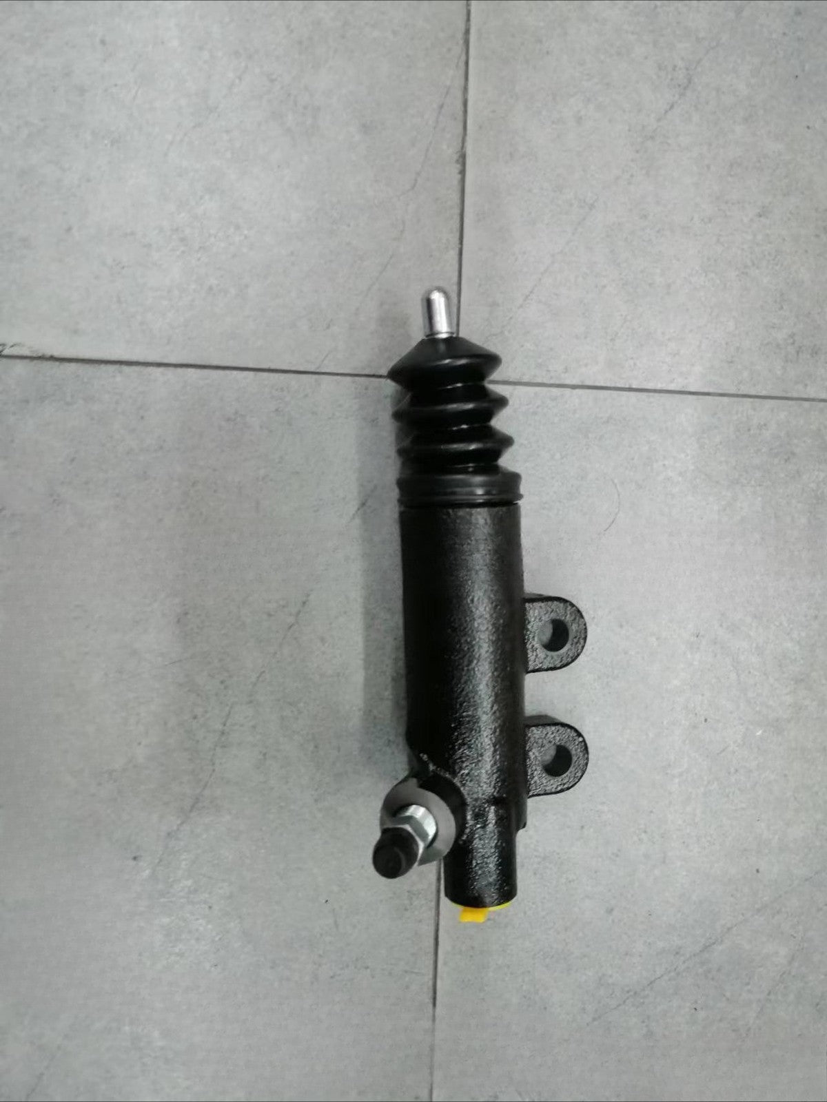 Clutch Release Cylinder for Toyota Land Cruiser FJ80 HDJ80 (1990–1997)