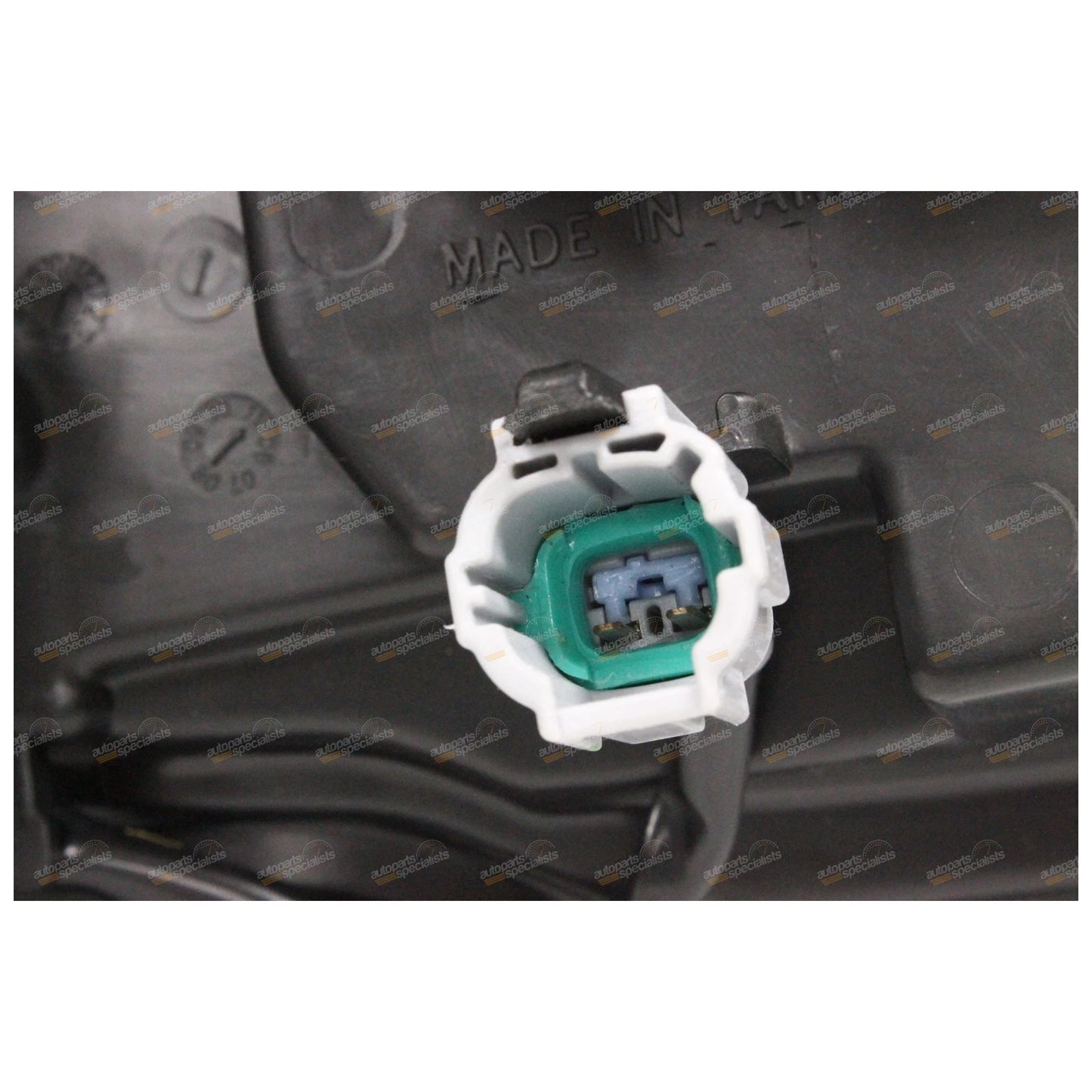 LH Headlight for Nissan Patrol GU Series 4 & 6 (2004–2013)