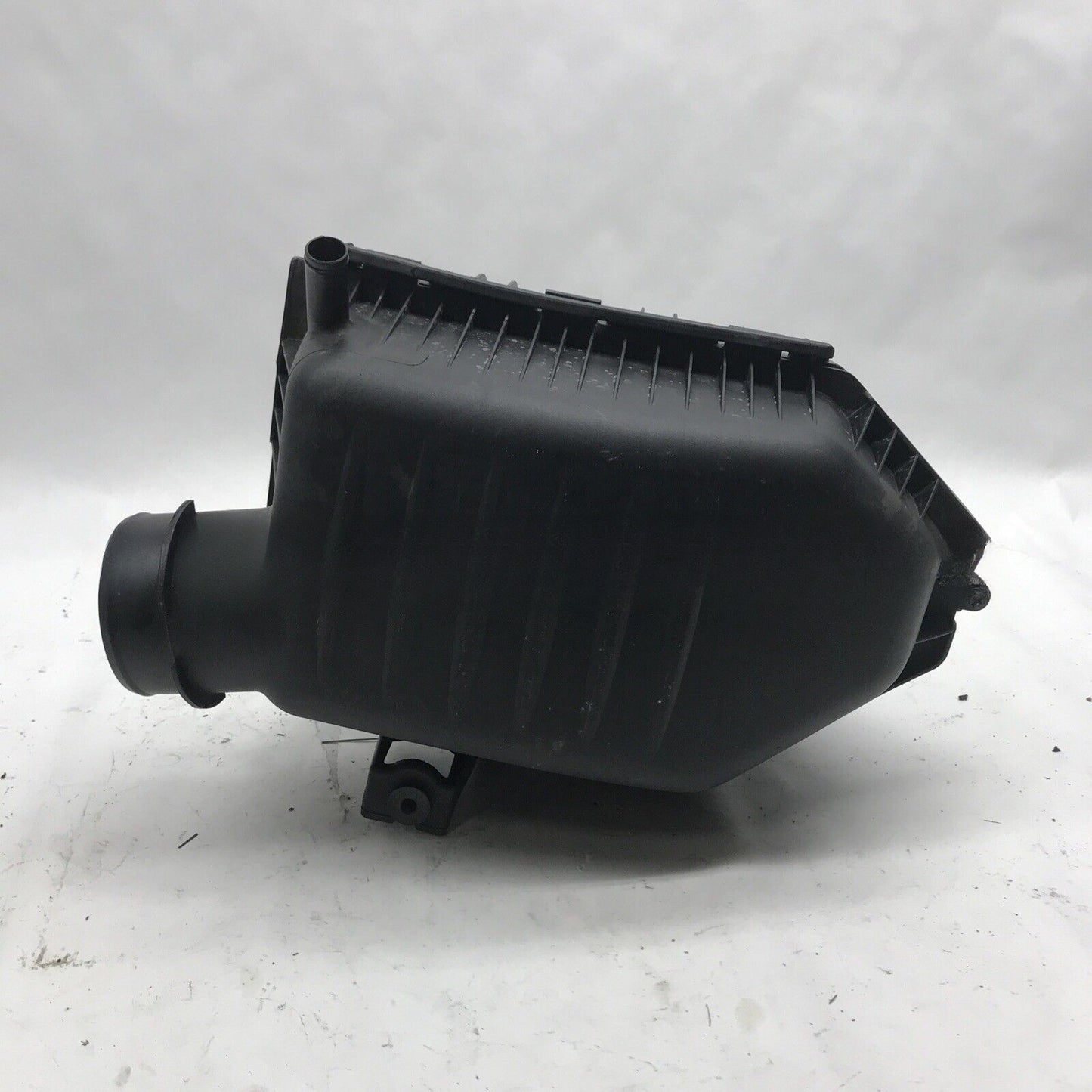 Air Cleaner Intake Filter Box for Chrysler 300 Dodge Charger V6 (2011–2020)