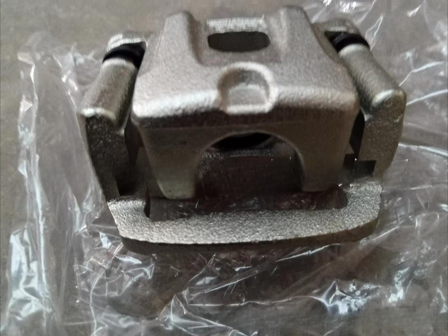Rear Brake Calipers with Bracket for Toyota Highlander Lexus RX330 RX350 (2001–2007)