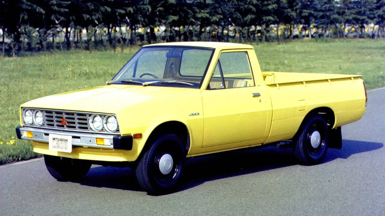 Mitsubishi L200 Express Tail Light Lens for MA MB MC MD (2001-2006)