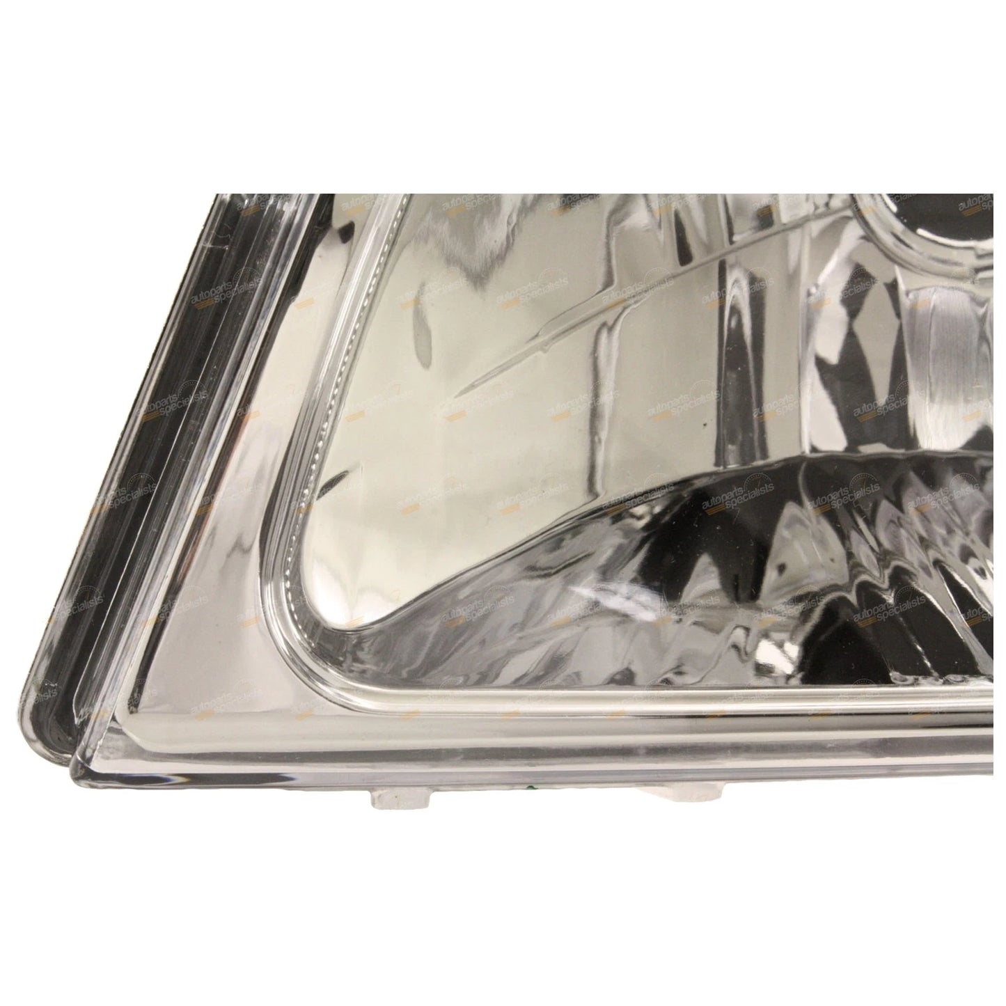 LH Headlight for Toyota Hilux SR5 (2001–2005)